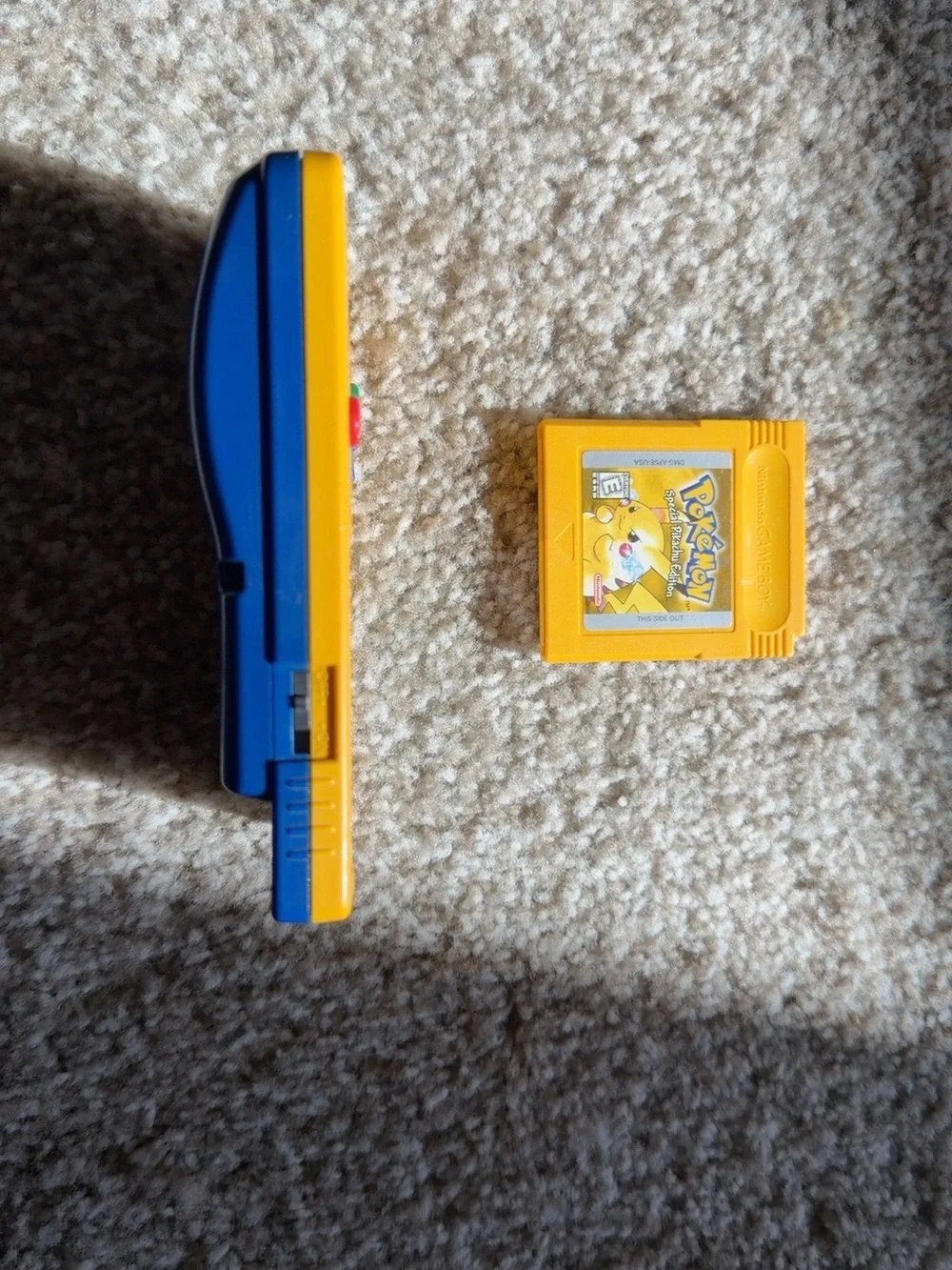 Working! Nintendo GameBoy Color Pokemon Pikachu Edition Yellow/Blue